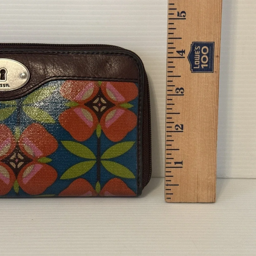 Fossil Key Wallet Brown Floral Coated Leather Zip Around 8x4 Cards Checkbook